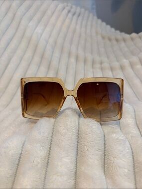 🔴 Oversized Square Women's Sunglasses - Brown Gradient Lenses